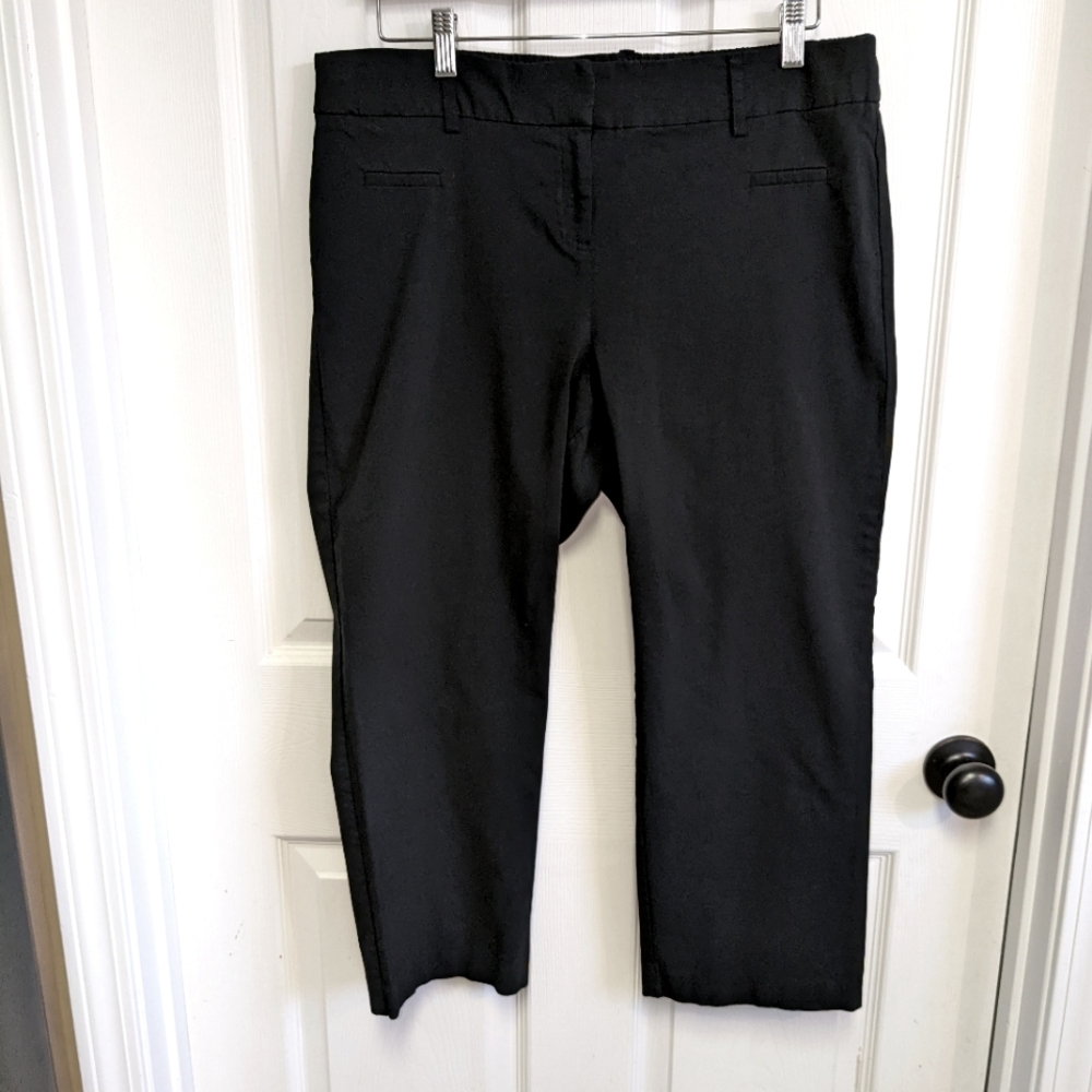 Motherhood Maternity Black Straight Leg Capri Pants size Large Stretchy